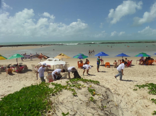 Ação na praia do Forte intensifica a programação do Fórum Natal Praia Limpa