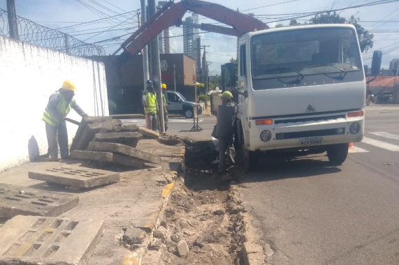 Operação tapa buracos: Felipe Camarão e Santarém recebem serviços nesta terça-feira 