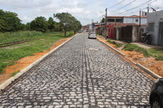 Obras de drenagem e pavimentação do Planalto atingem 30% de execução