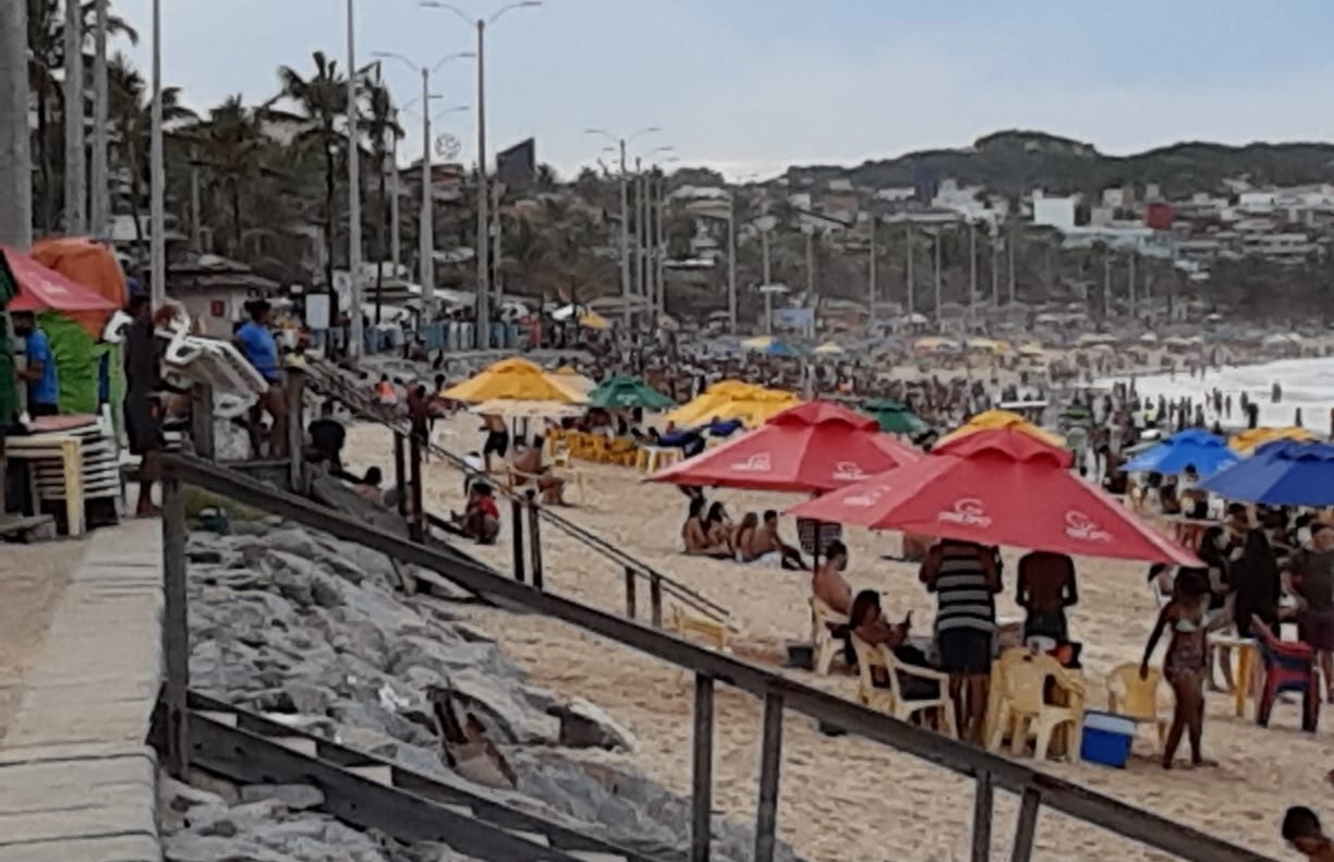 Início de maio foi marcado com muitos banhistas nas praias de Natal