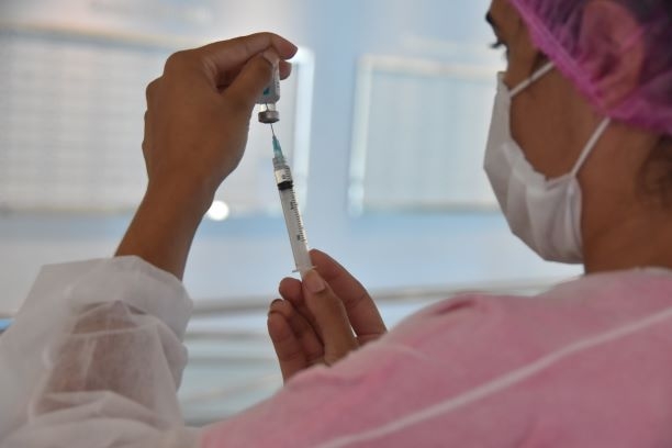 Prefeitura de Natal vacina contra a Covid pacientes renais crônicos nesta quarta e quinta-feira