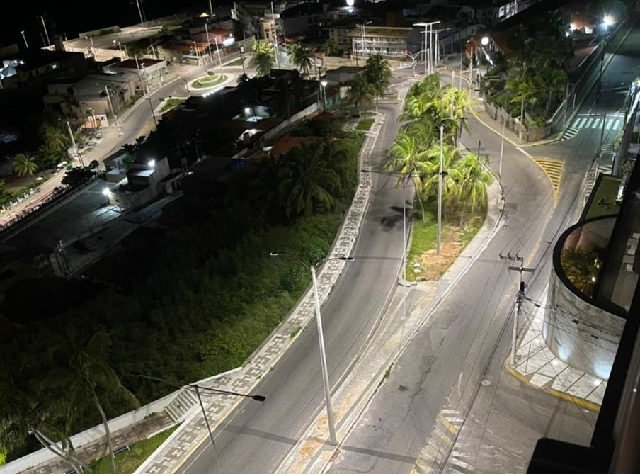 Prefeitura conclui modernização da iluminação na orla da cidade