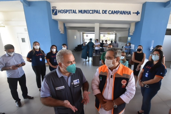 Ministro da Saúde elogia modelo do Hospital de Campanha em visita com o prefeito Álvaro Dias