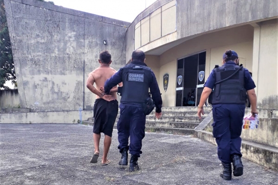 Guarda Municipal prende suspeito de assaltar farmácia na Zona Norte de Natal 