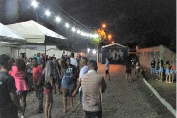 Semurb interdita festa irregular e bar improvisado em área pública na zona Oeste no fim de semana