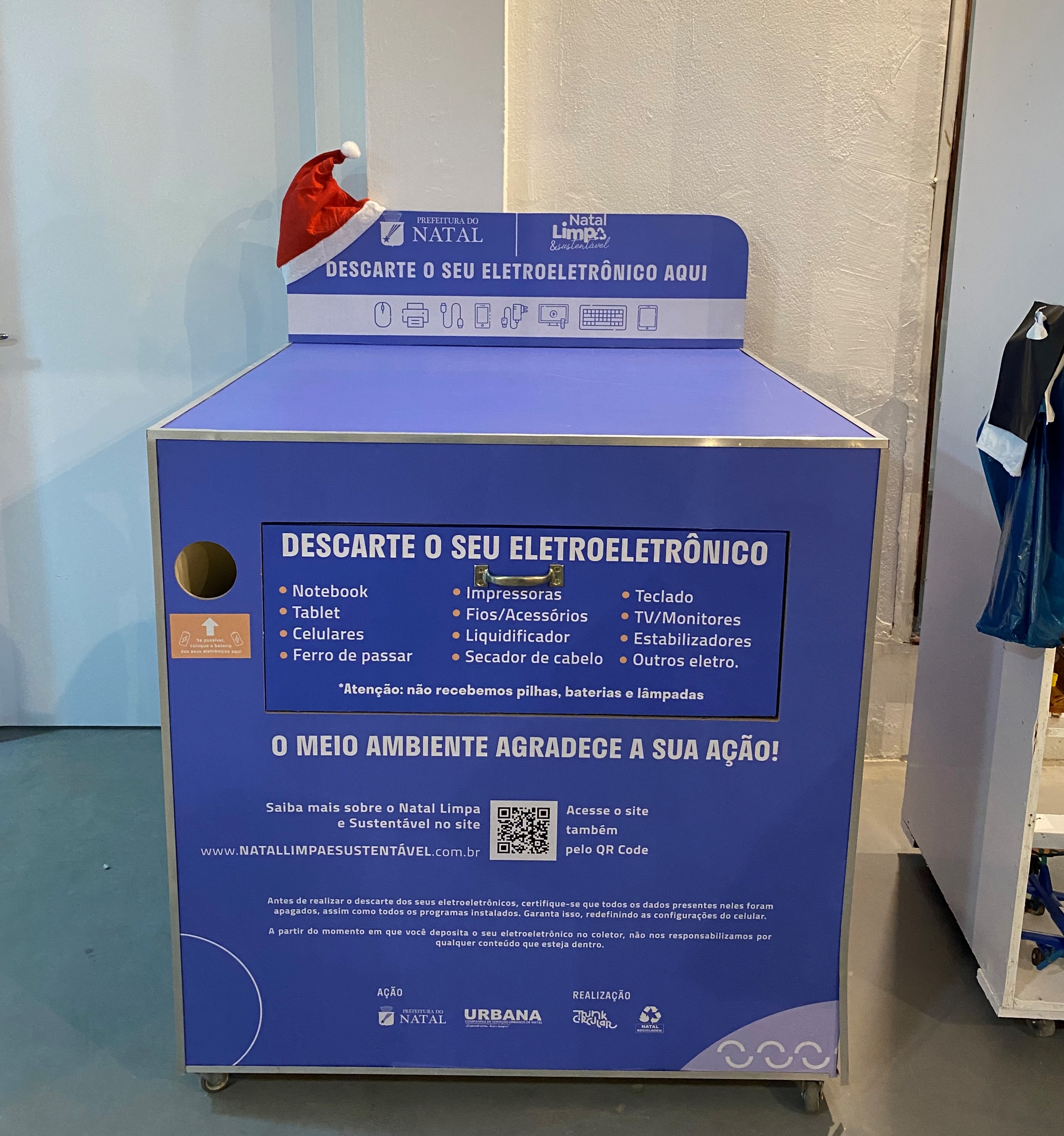 Coletor de lixo eletrônico foi instalado na Loja Natal Original