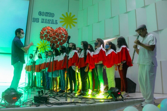 Escola Municipal Professor Ascendino de Almeida apresentou o espetáculo “Conto de Natal” 