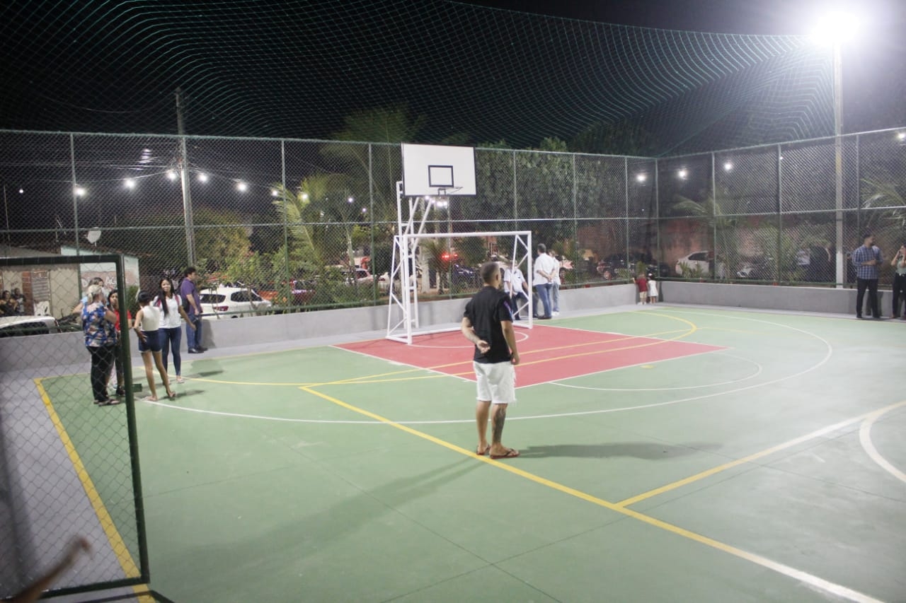 Prefeitura revitaliza quadra de esportes do bairro Bom Pastor