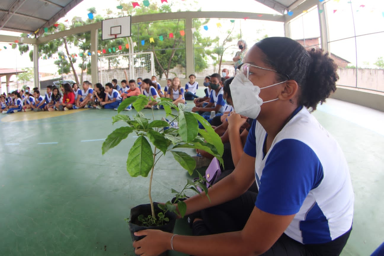 Estudantes da Escola Municipal Nossa Senhora da Apresentação participam do  Planta Natal