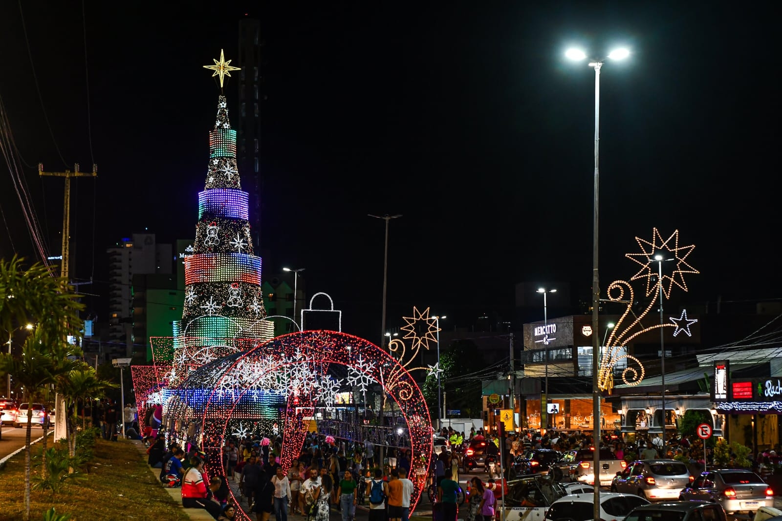 Natal em Natal tem início com acendimento da iluminação temática em Ponta  Negra