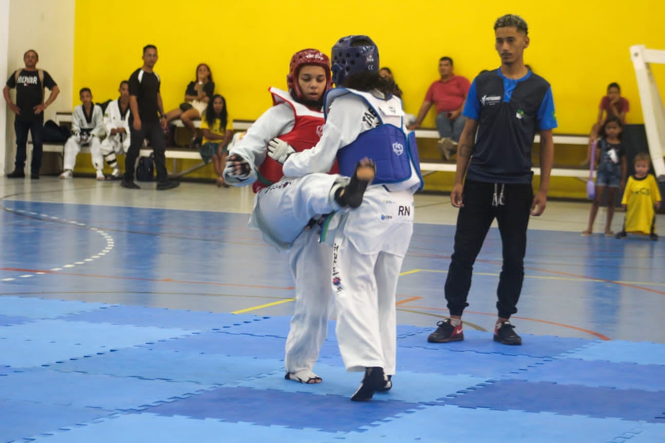 Disputa de Taekwondo dos JEMS acontece na Estação Cidadania Esporte Jorge Moura