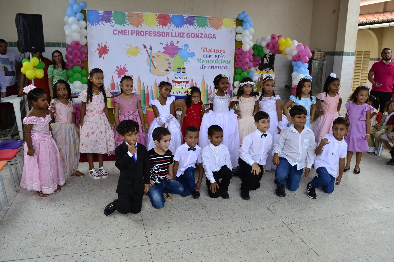 CMEI Prof. Luiz Gonzaga Diniz festeja a conclusão da Educação Infantil de 74 crianças