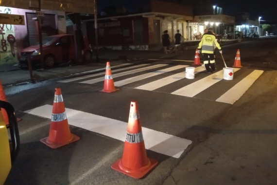 Avenida Boa Sorte é beneficiada com nova sinalização