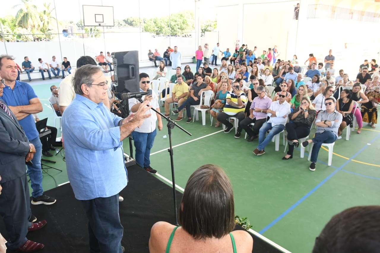 Álvaro Dias inaugura a Escola em Tempo Integral Padre Tiago Theisen