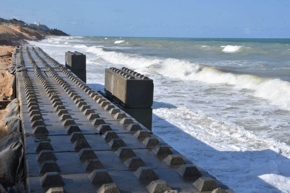 Prefeitura publica edital de licitação para a obra da engorda da praia de Ponta Negra