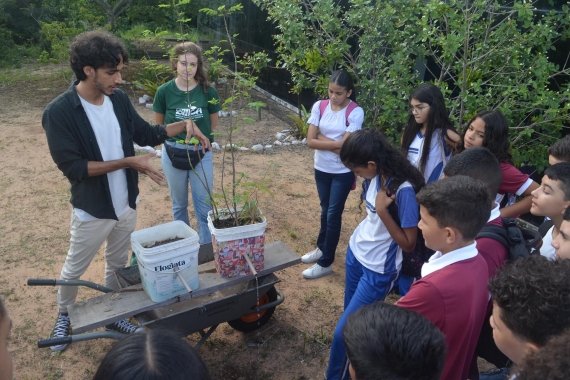 Escola M. Prof. Waldson Pinheiro participa do Projeto Pelotão da Cidadania no Parque da Cidade