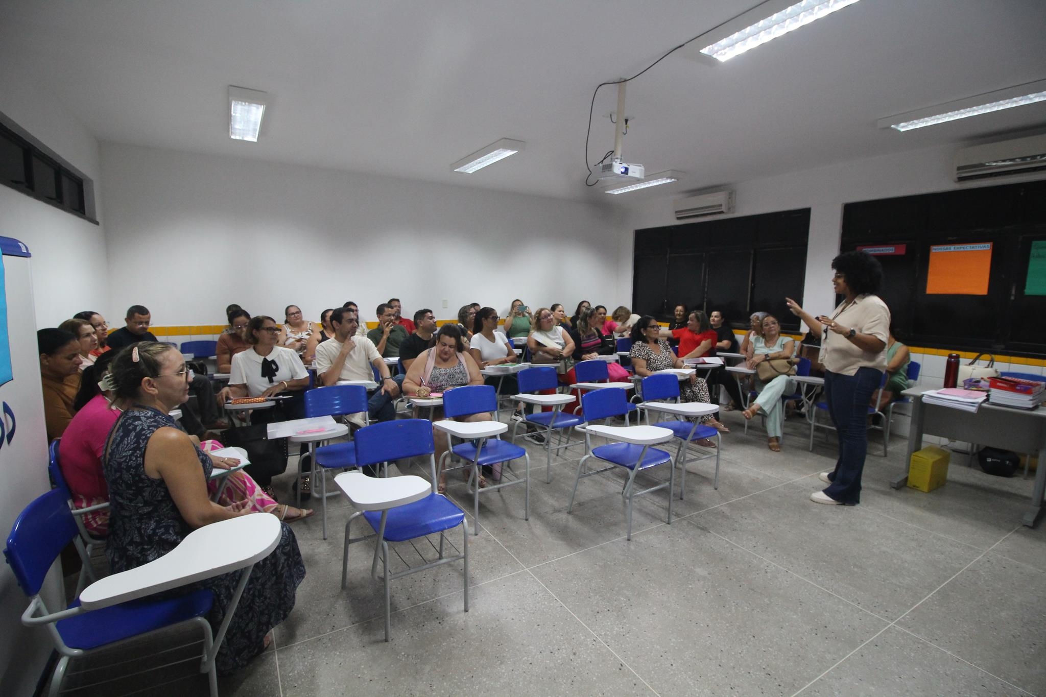Professores participam da formação inicial dos programas Se Liga e Acelera