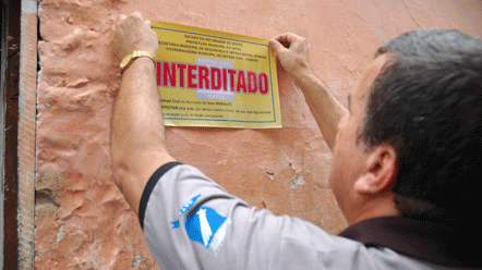  Defesa Civil interdita casas na rua Altamira
